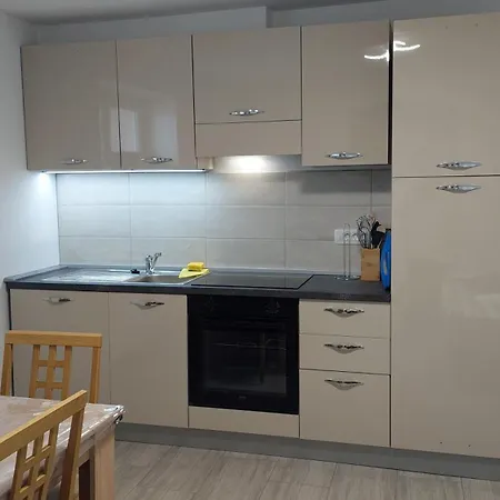 Apartma Lili Изола