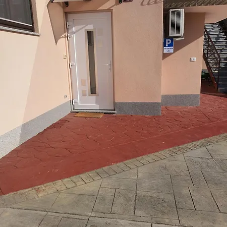 Apartma Lili *