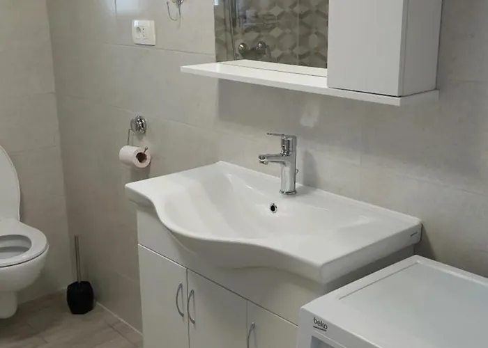 Apartma Lili إيزولا