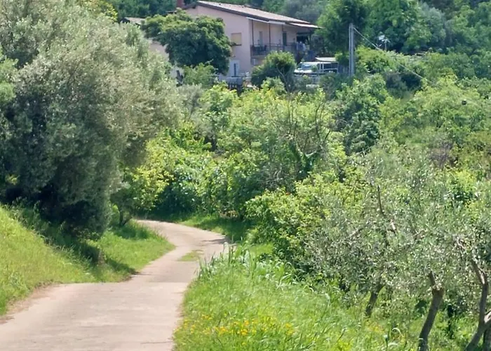 Apartma Lili شقة *