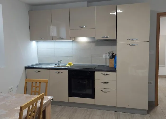 Apartma Lili إيزولا