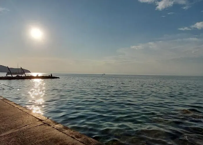 Apartma Lili شقة إيزولا