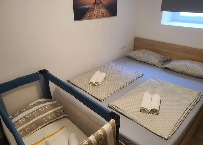 Apartma Lili إيزولا