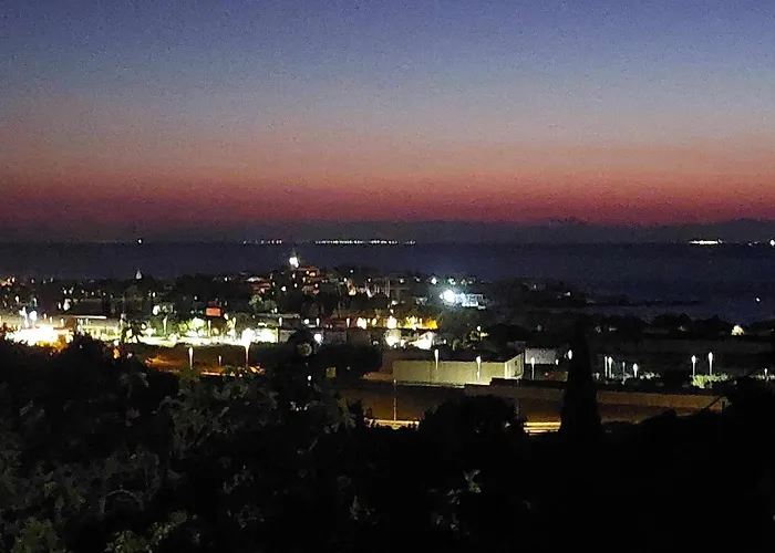 Apartma Lili شقة إيزولا